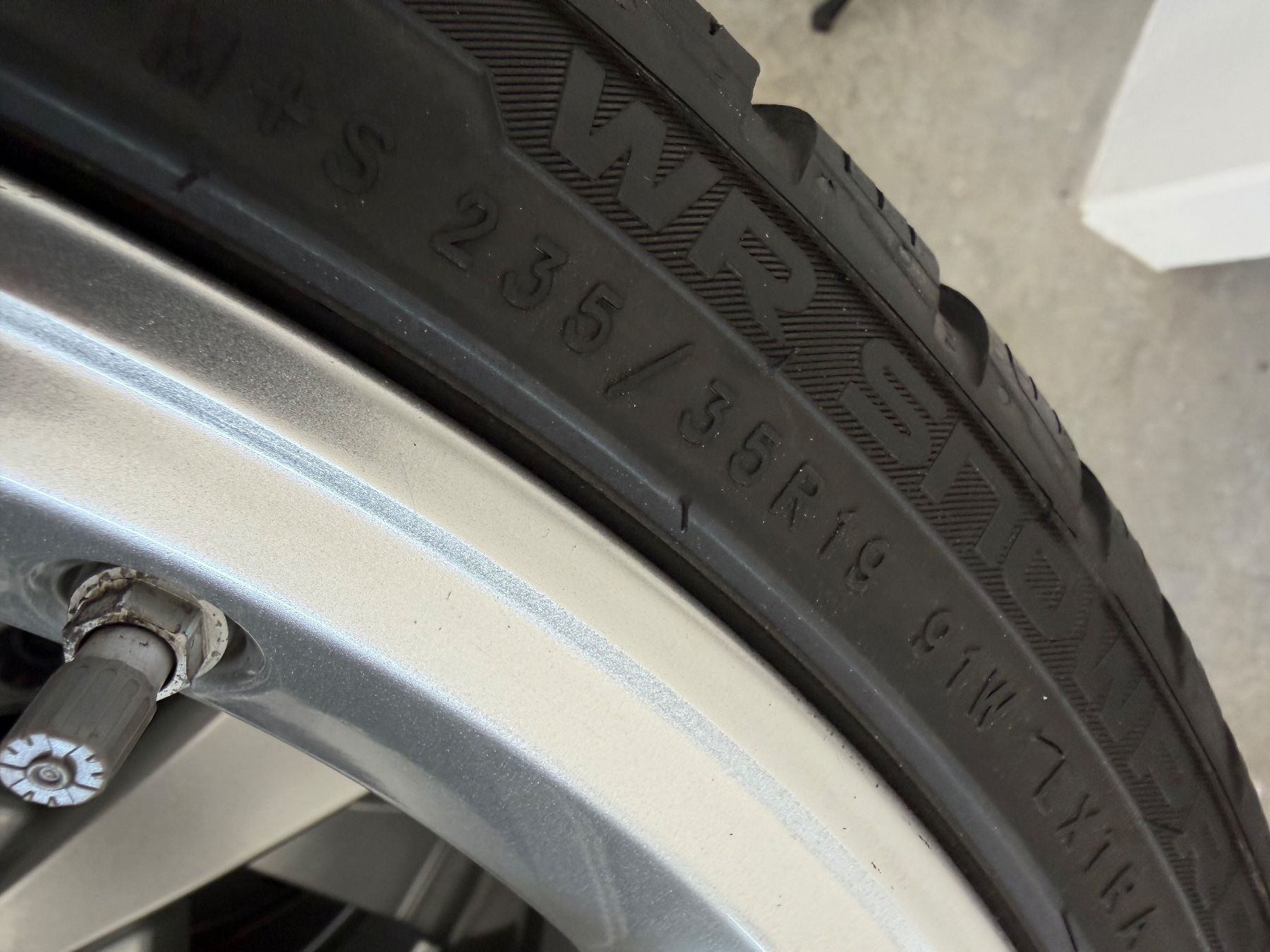 Audi Pneus & Kompletträder: Audi Winterräder 8V SB – Gebraucht aus Alpnachstad von Schnuitzi 3