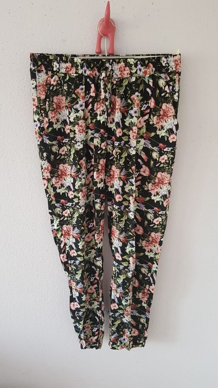 Zebra Pantaloni: Pantalon fleuri Zebra, taille M – Nuovo (secondo la descrizione) da Versoix venduto da aline_b