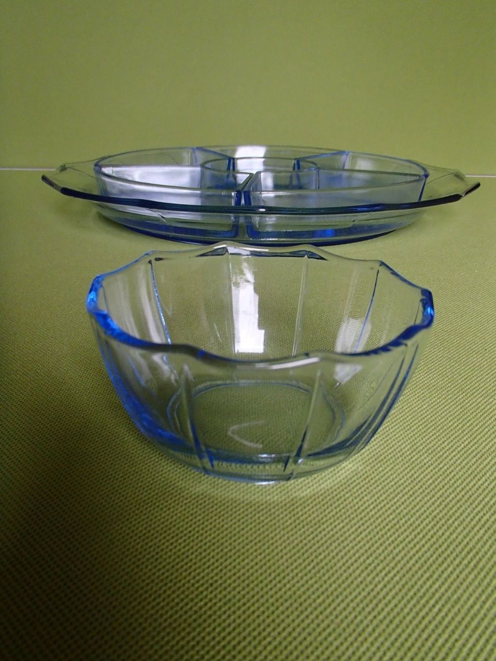 Piatti di portata: 6 teilige hellblaue Art Deco Glas Aperoplatte – Usato da Schöfflisdorf venduto da pullux 8