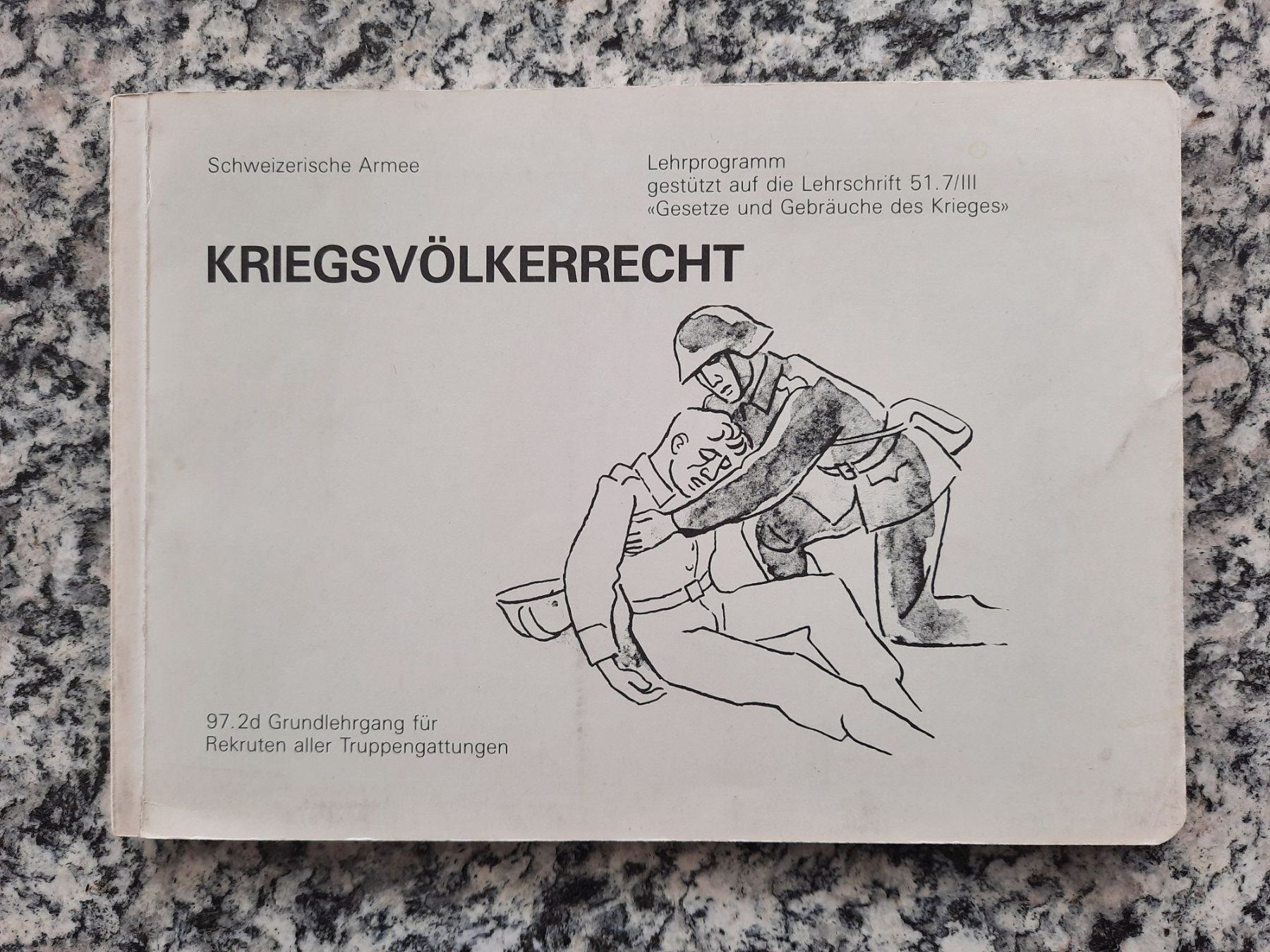 Bücher: Lehrprogramm - Kriegsvölkerrecht – Defekt aus Ruswil von Sammlergeist