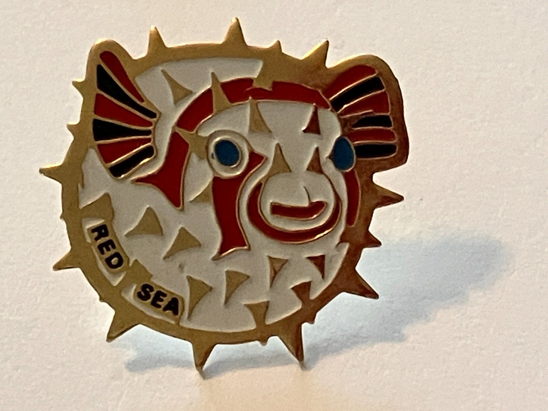 Placchette & Badge: 1 Pin Red Sea – Usato da Basel venduto da djwwpp
