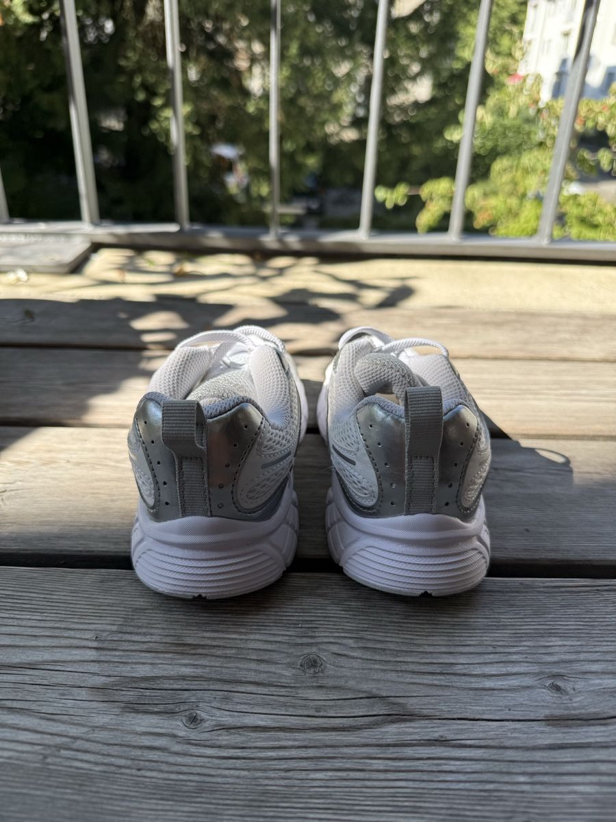 Scarpe per ragazzi: Nike Kinder sport sneaker – Usato da Zürich venduto da MarcusSA 1