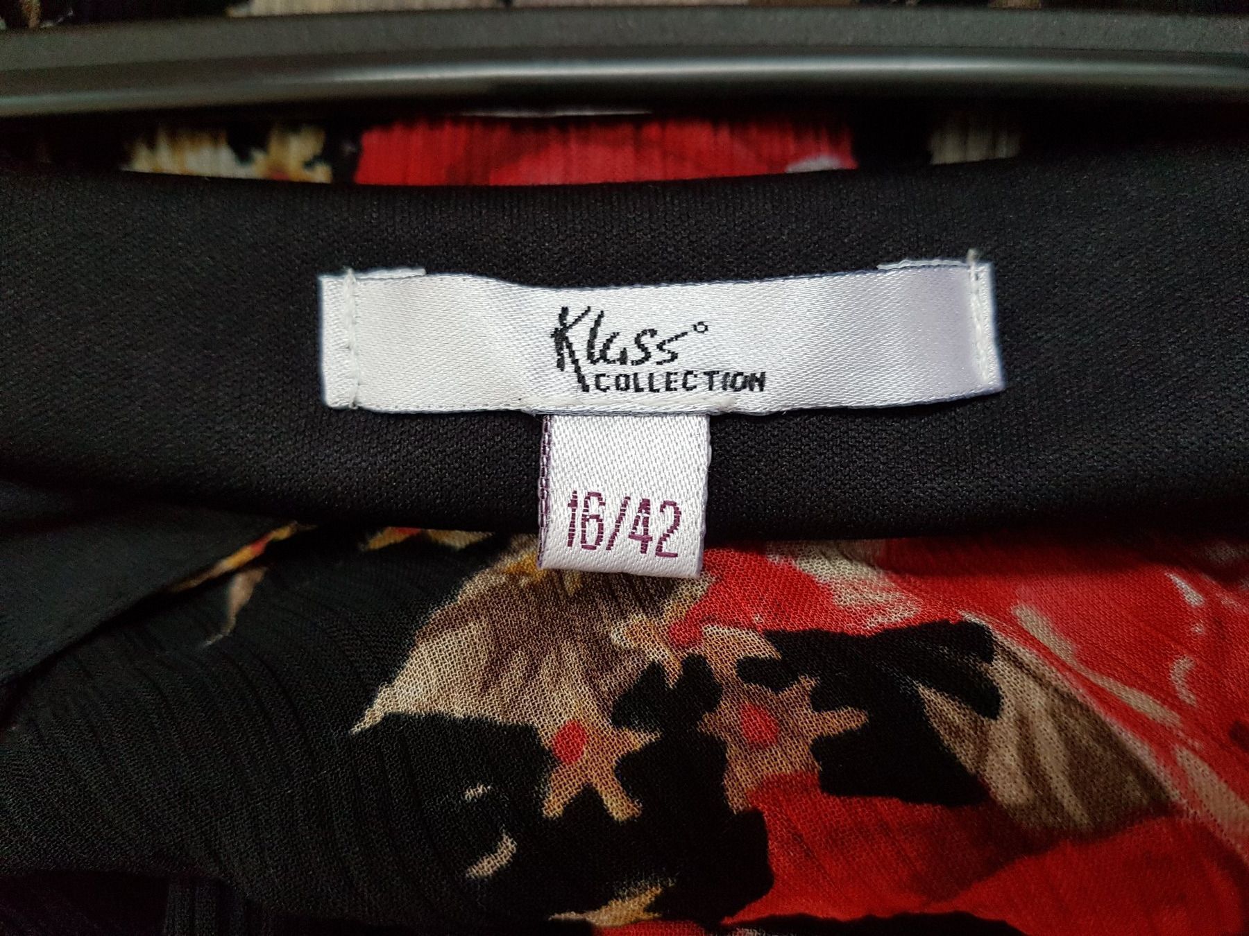 T-shirt: T-shirt Klass Collection – Usato da Châtelaine venduto da kbabs 2