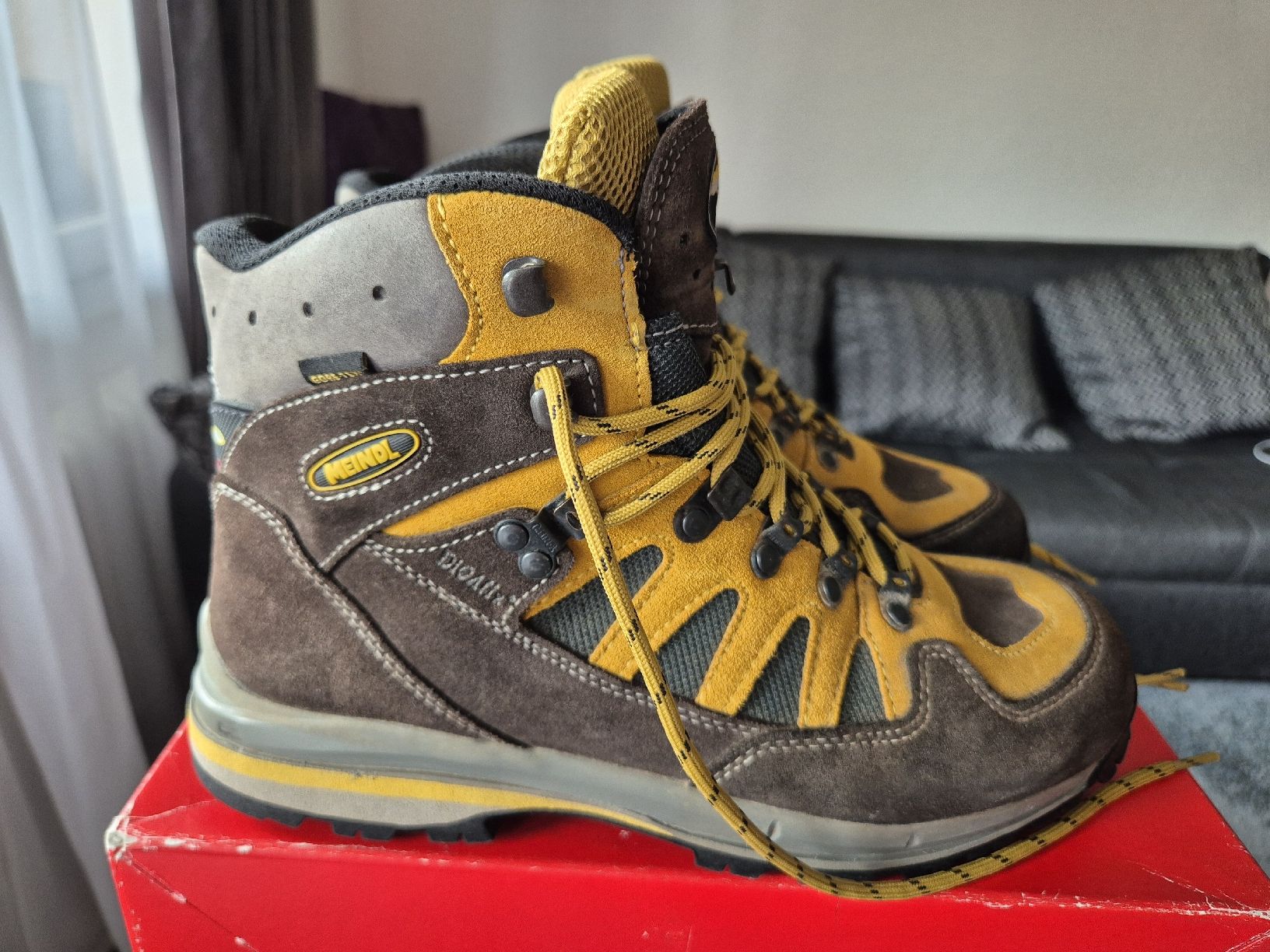 Meindl Herrenschuhe: Wanderschuhe von Meindl in der Größe 42 – Gebraucht aus Wittenbach von tsc_5tyv 1