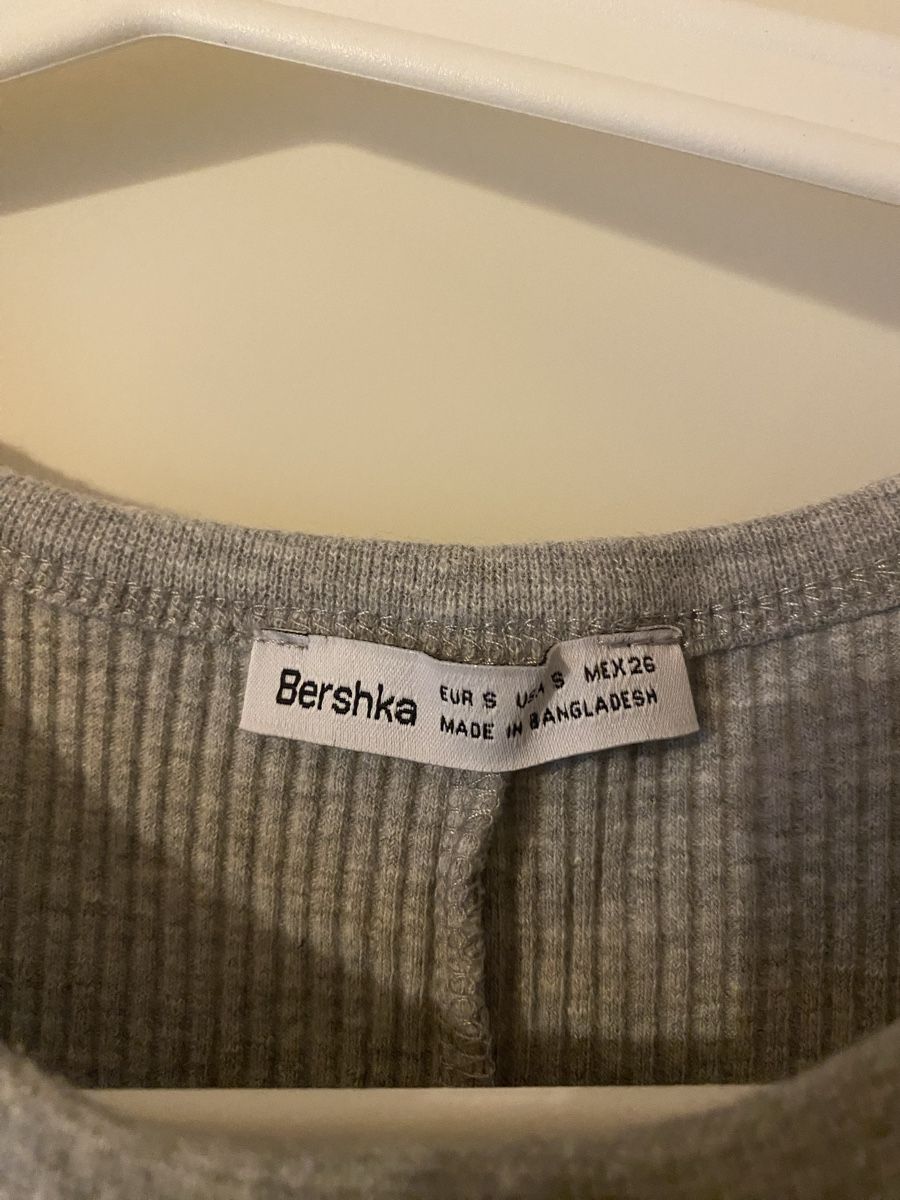 Bershka Vestiti: Bershka Kleid grau Grösse S gerippt mit Schlitz – Nuovo (secondo la descrizione) da Merlischachen venduto da aly_9ncj 1