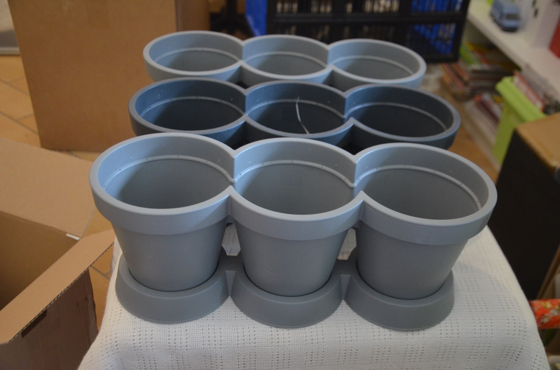 Vasi & Recipienti: 3 STUCK VASE PLASTIK – Usato da Chiasso venduto da Dolly015