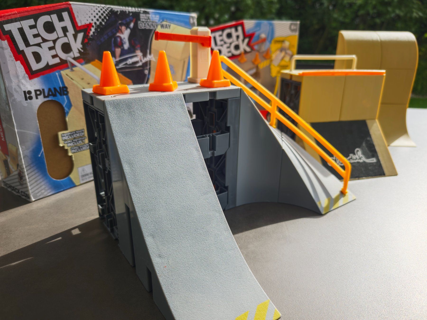 Jouets: Tech Deck Skate Park Sets mit 3 Fingerboards – D'occasion à Bätterkinden par Flotime 3