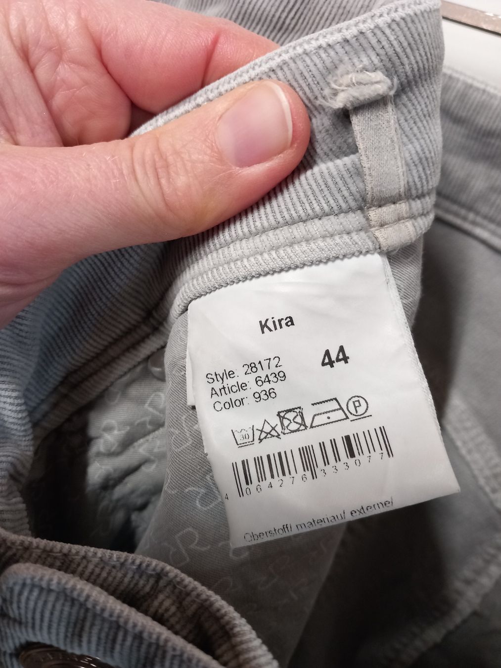Raffaello Rossi Pantaloni: Raffaello Rossi Cordhose "Kira" Samt Stretch Gr.44, grau – Usato da Gwatt (Thun) venduto da umwelt-brocki 4
