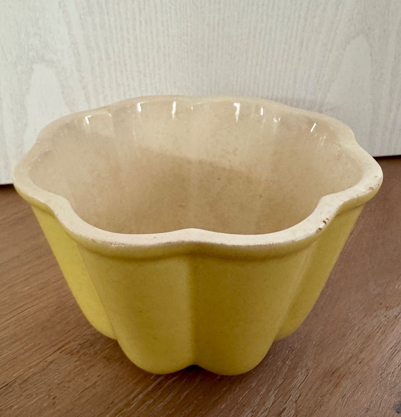Rössler Ciotole: Grosse alte Puddingform gelb Pudding Form / Rössler – Usato da Rothrist venduto da Luckywinner 1