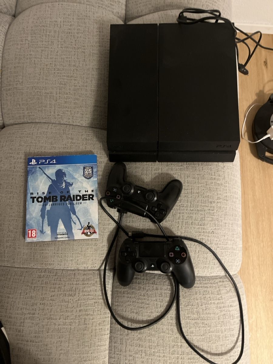 Console: Spielkonsole Sony PlayStation 4 schwarz mit 2 Controller – Usato da Tägerig venduto da kar_28yp