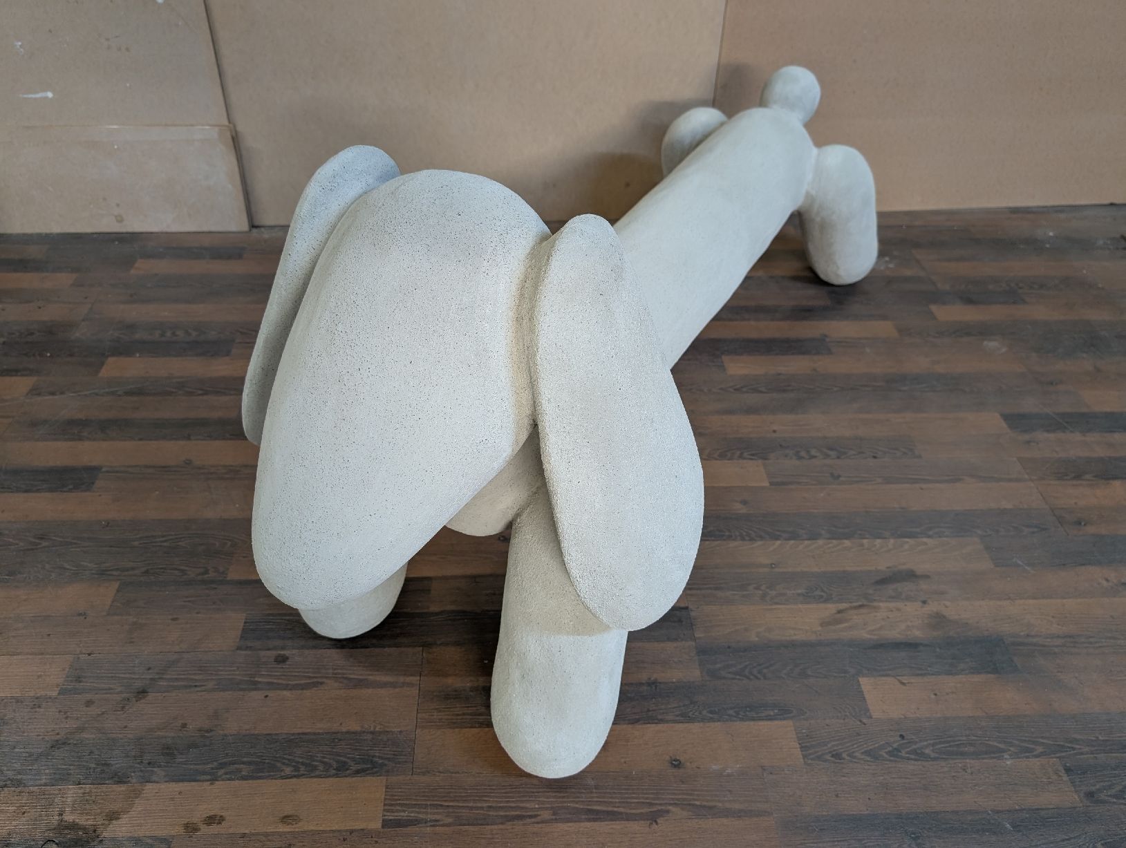 Panchine: Banc en forme de chien en béton – Nuovo (secondo la descrizione) da Grand-Lancy venduto da Mariogo1 1