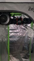 Zelsius Growbox mit Viparspectra LED Lampe und Abluft.