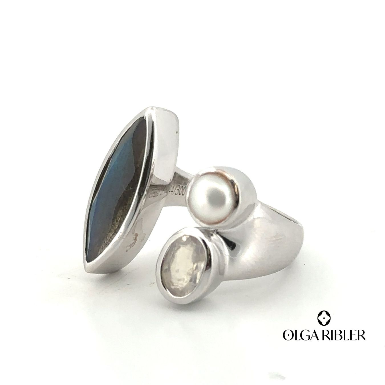 Olga Ribler Anelli: Offener Ring mit 3 Steine Grösse 54 – Nuovo (secondo la descrizione) da Luzern venduto da Schmuckoutlet 1