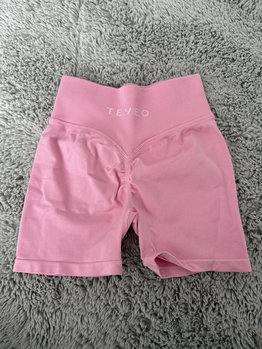 Teveo Leggings: Teveo Shorts – Usato da Herisau venduto da deb_5qfc 1