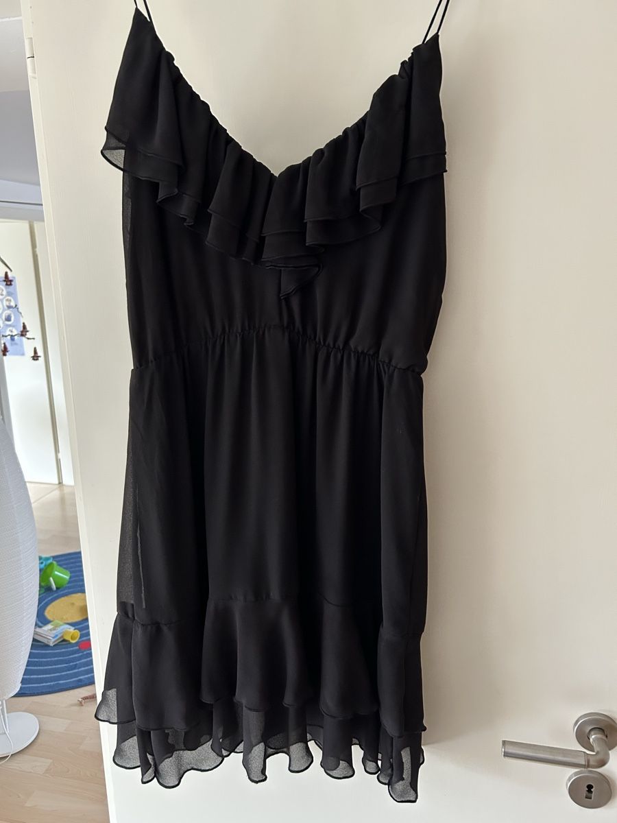 H&M Kleider: Festliches kurzes schwarzes Abendkleid – Gebraucht aus Leuggern von Dragon_Liz 2