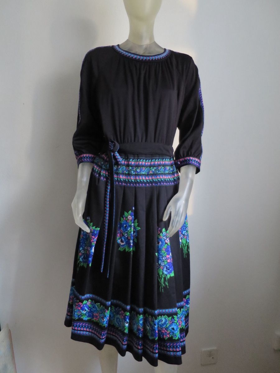Vestiti: Kleid Vintage Grösse 38 gefuttert – Usato da Basel venduto da YanaR10