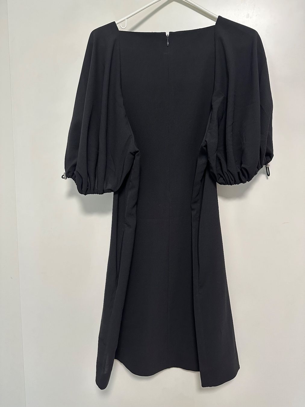 Cos Vestiti: COS Schwarze Kleid Gr 38 EUR – Usato da Basel venduto da iulia_haul 1