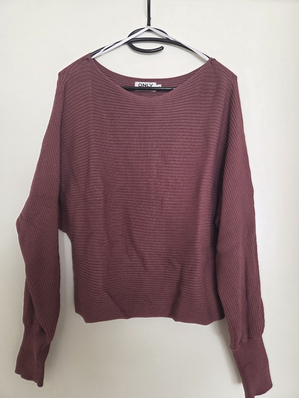 Only Pullover & Sweatshirts: Moderner Burgunder Knit-Sweater, Grösse S – Gebraucht aus Luzern von lso_ht7n 2