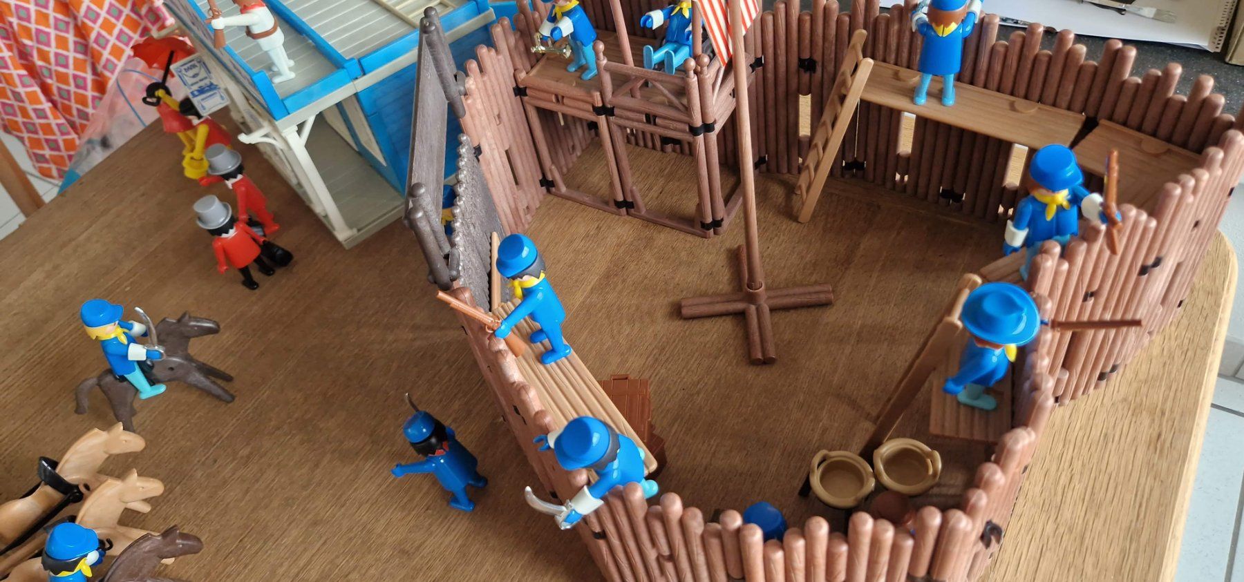Playmobil Giocattoli: Ensemble Playmobile Fort Union, Indiens, Chevaux, Banque – Usato da Münchenbuchsee venduto da capa2014 8