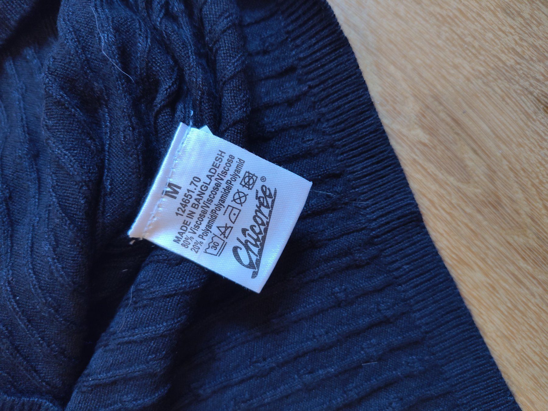 Pullover & Sweatshirts: Pullover – Gebraucht aus Bern von Linii 1