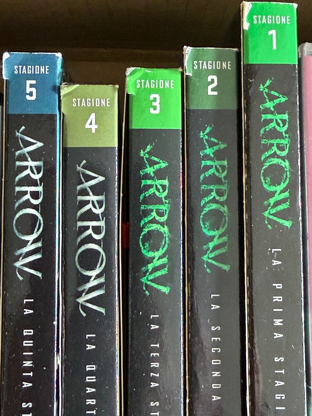 Tutti i DVDs: Arrow stagione 1-5 – Usato da Minusio venduto da vertigoozBazar4u 3
