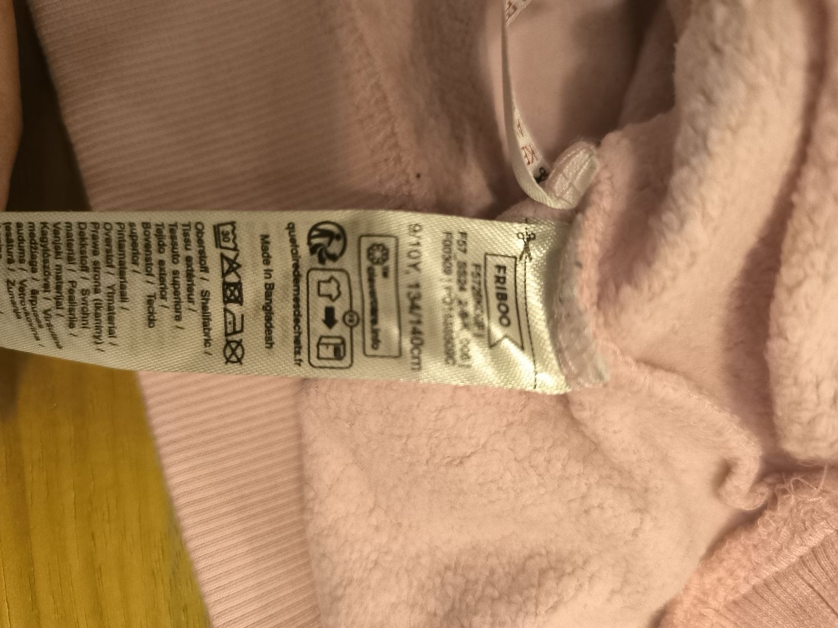 Friboo Pulls et sweat-shirts: Mädchen Pullover gr 134/140 – D'occasion à Buchs SG par Cor-Pie 1