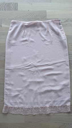 Jupe longue Zara rose pâle style slip avec dentelle, T. L