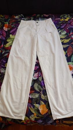 Cordhose Closed weiss Grösse 28 neu mit Etikett
