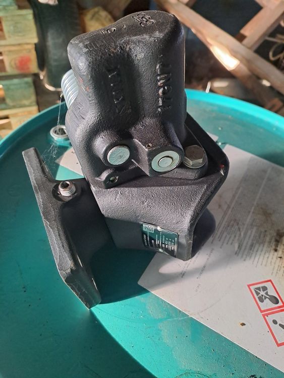 ROCKINGER ANHÄNGERKUPPLUNG MIT Flansch Serie RO869U / RO810B