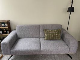 Gemütliches 3er-Sofa in Grau