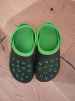 Schwarzgrüne Clogs Gr.33