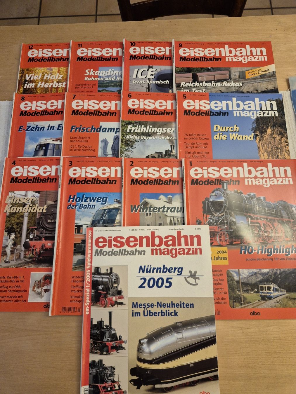 Riviste & Magazine: Eisenbahn Modellbahn Magazin 2005 – Usato da Ehrendingen venduto da Amigo5