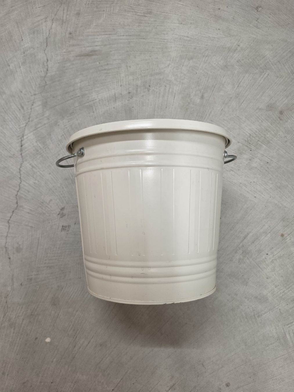 Altro per la casa: Eimer mit Deckel cremefarben Metall Ikea – Usato da Zürich venduto da ZH-Vintage 1