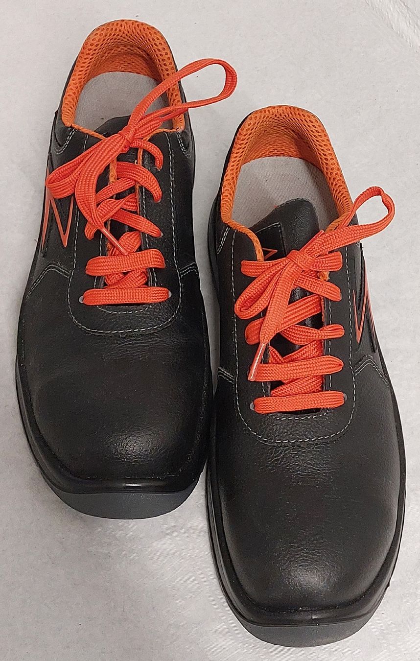 Scarpe da uomo: Ungetragene Arbeits Schuhe Gr.: 40 – Nuovo (secondo la descrizione) da Niederuzwil venduto da MP-plasch 3