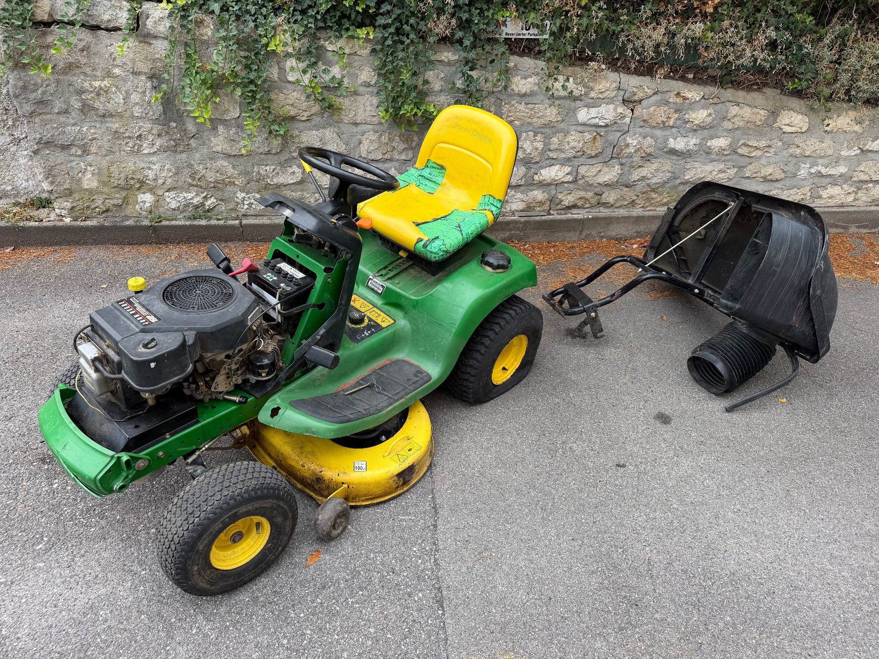 John Deere Rasenmäher: John Deere LT 160 Rasentraktor Ab1.- – Defekt aus Zuchwil von cer_tb8y