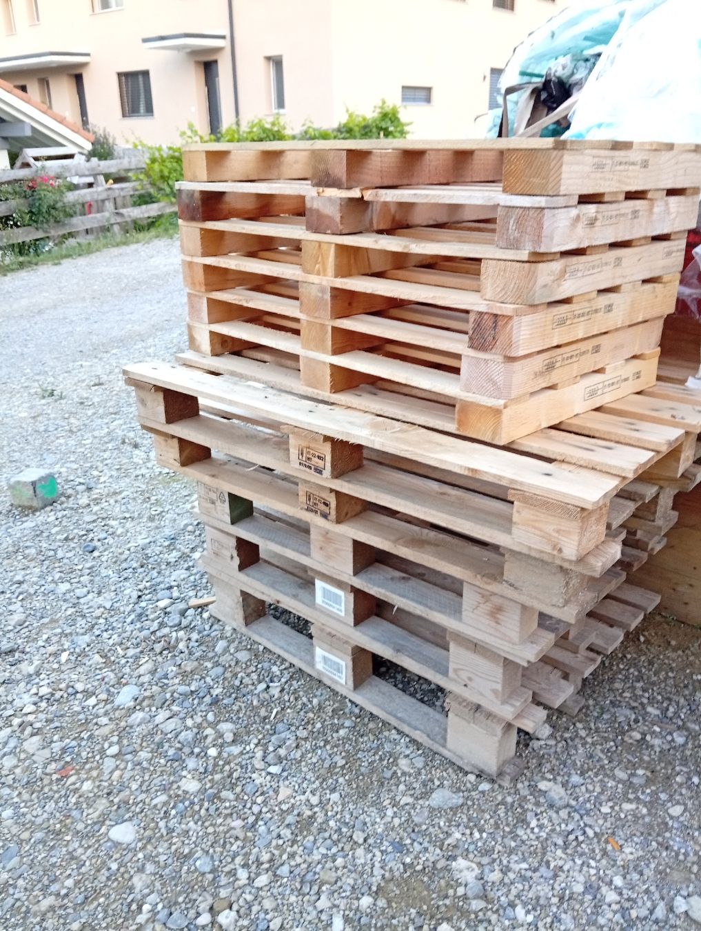 Paletten: Holzpaletten gebraucht  – Gebraucht aus Giffers von tin_kdy5