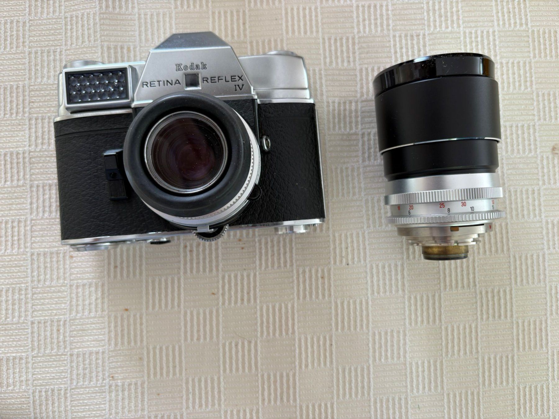 Kodak Fotocamera: Kodak Retina Reflex IV mit Ledertasche und Objektive – Usato da Islisberg venduto da Rower99 7