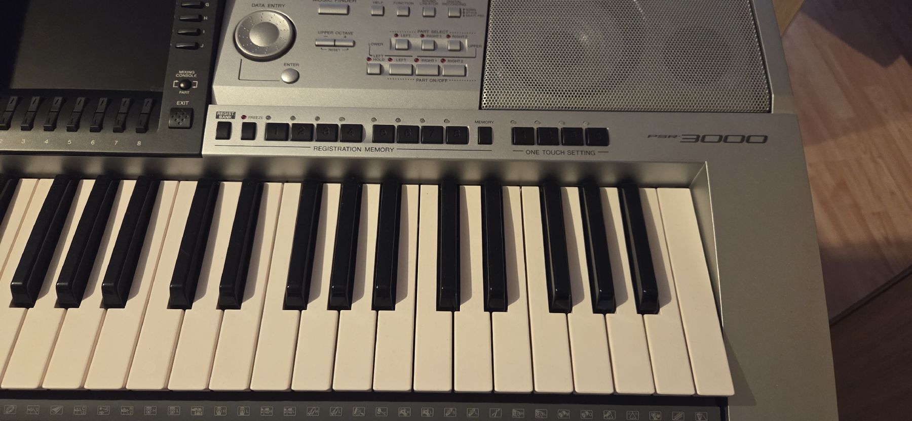 Yamaha Strumenti musicali: Yamaha PSR-3000 Keyboard  mit Ständer – Usato da Huttwil venduto da ser_gn9l 4
