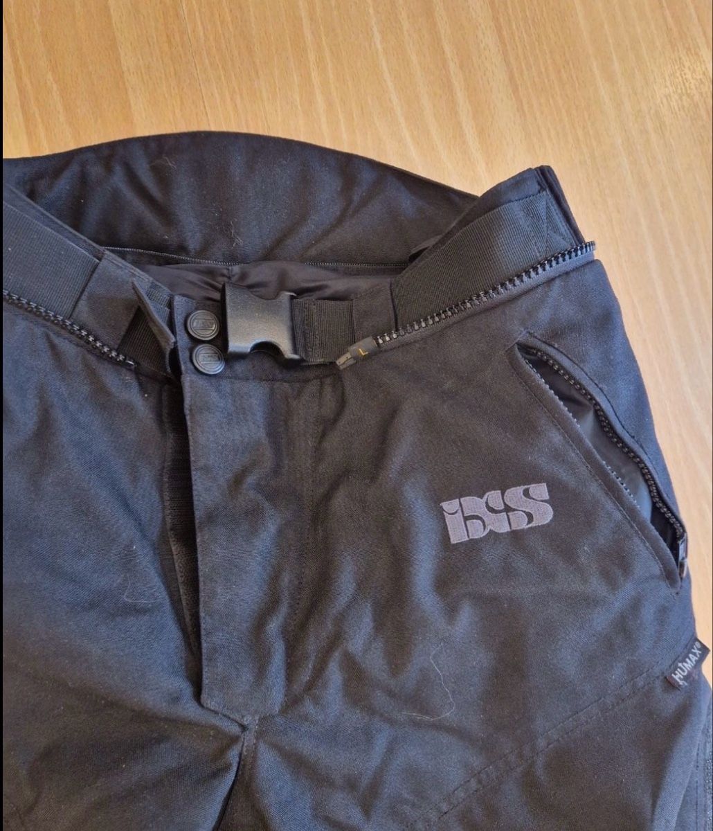 IXS Pantalons: Motoradhose IXS – D'occasion à Schmerikon par Bolero73 2