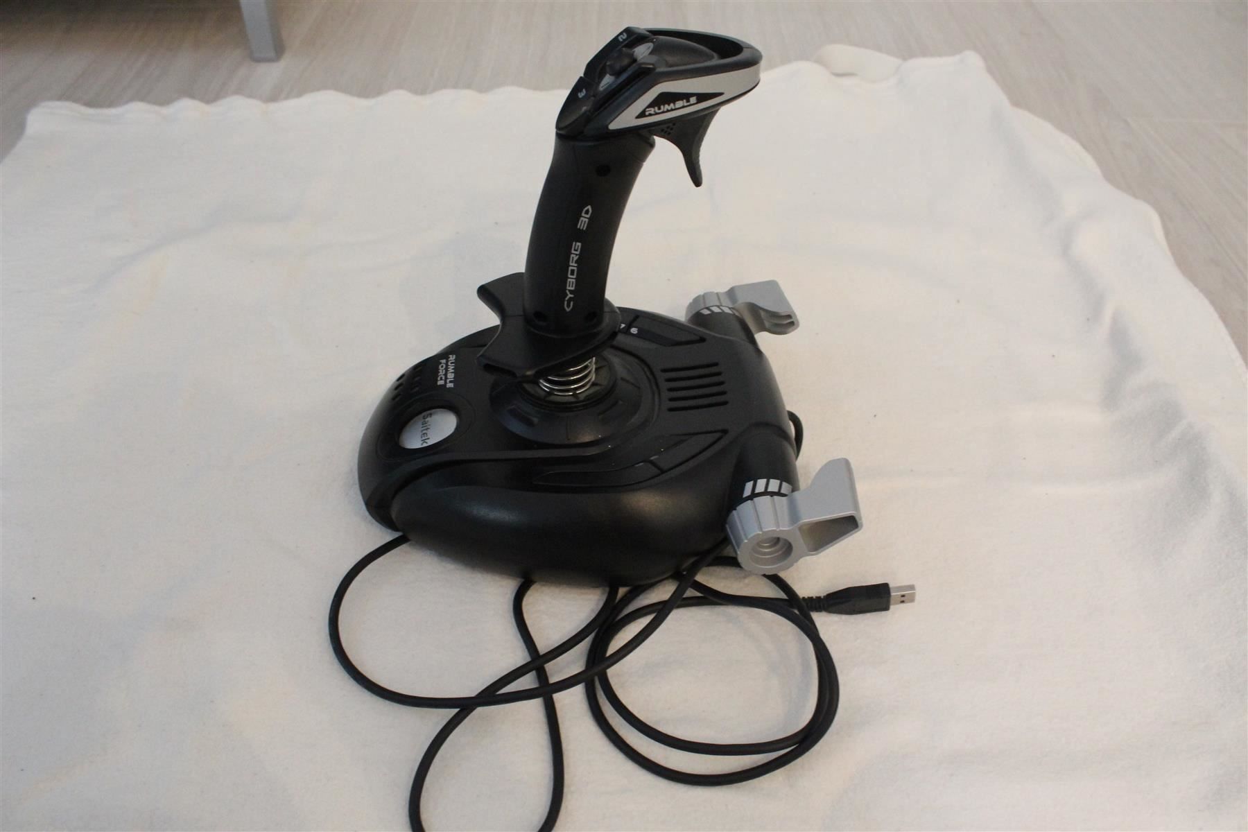 Saitek Controller: Saitek Cyborg 3D - Rumble Force Joystick – Defekt aus Reinach BL von  3
