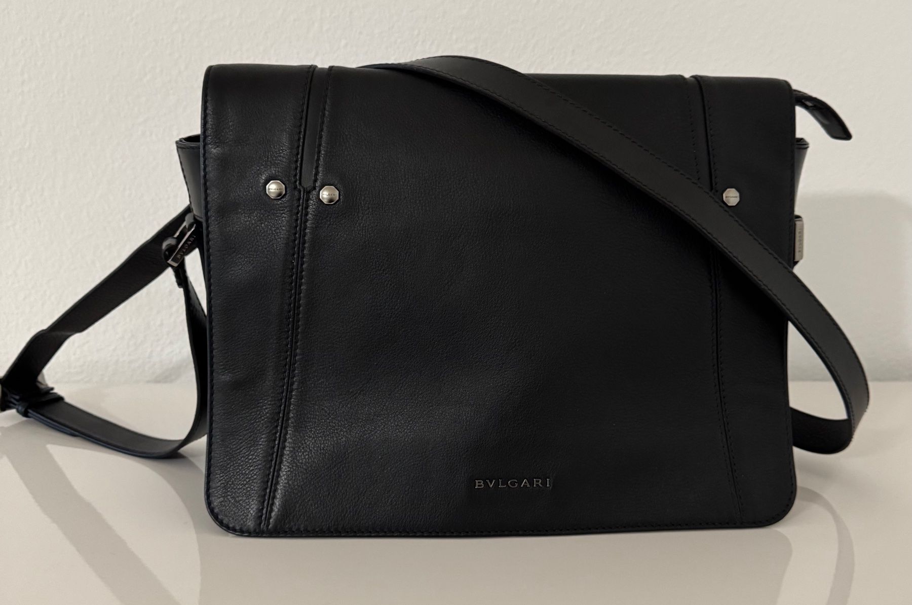 Bulgari Borse: Bulgari Leather Messenger Bag – Usato da Neuchâtel venduto da Neuch1 4