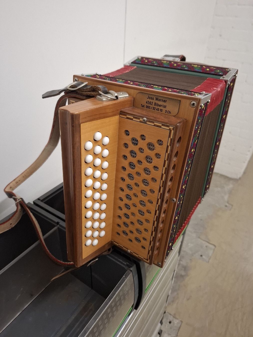 Strumenti musicali: schwyzerorgeli ton B – Usato da Villeneuve venduto da BibiVintage