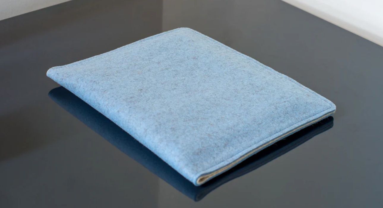 Covers & Borse: iPad Hülle "magic sleeve" - summer blue heather (12.9") – Usato da Zürich venduto da vesieber 3