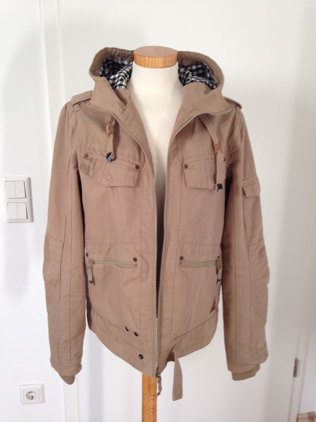 Jacken: PROTEST Kapuzen-Jacke - beige - Gr. M - Baumwolle TOP – Neu (gemäss Beschreibung) aus Schongau von Designart