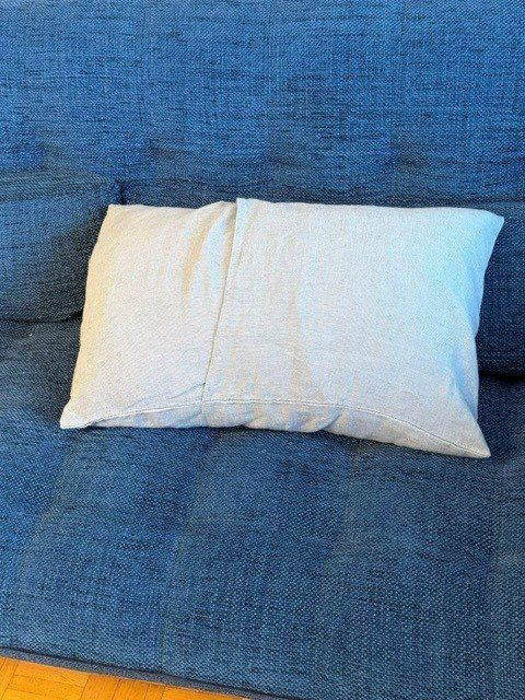 Cuscini: Coussin rectangulaire "Drama Queen" en lin bleu ciel – Usato da Gland venduto da chr_h8qc 1