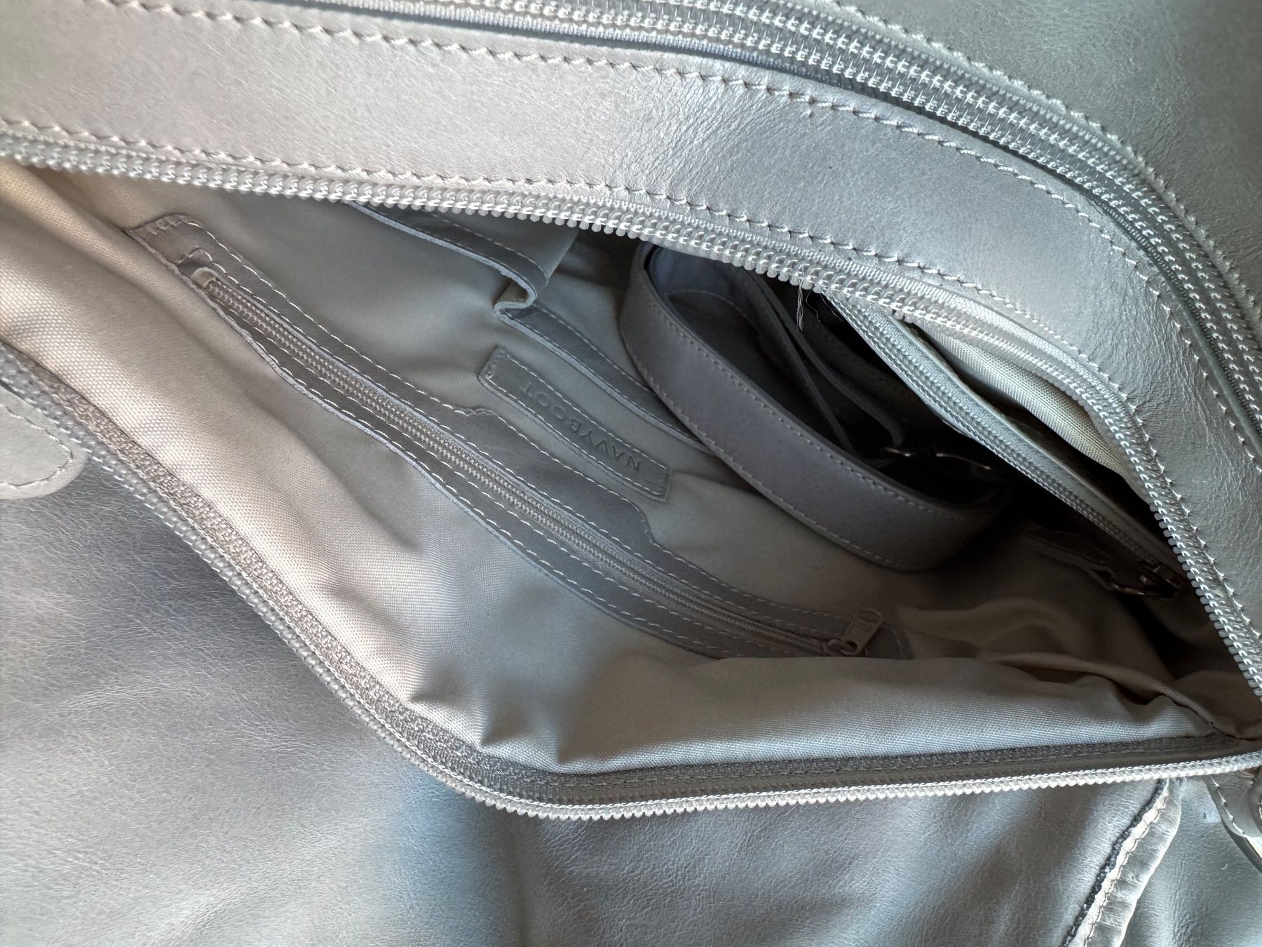 Navyboot Borse da donna: NEUE Navyboot Handtasche, hellgrau – Nuovo (secondo la descrizione) da Schlattingen venduto da ReCoGi 2