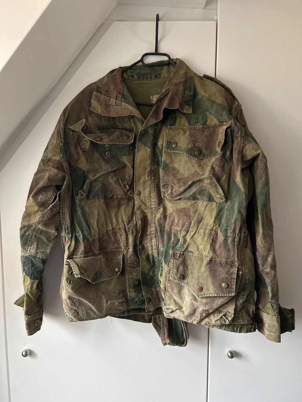 Uniformi: Originale Fallschirmjäger Jacke – Usato da Frenkendorf venduto da Rabe.ch