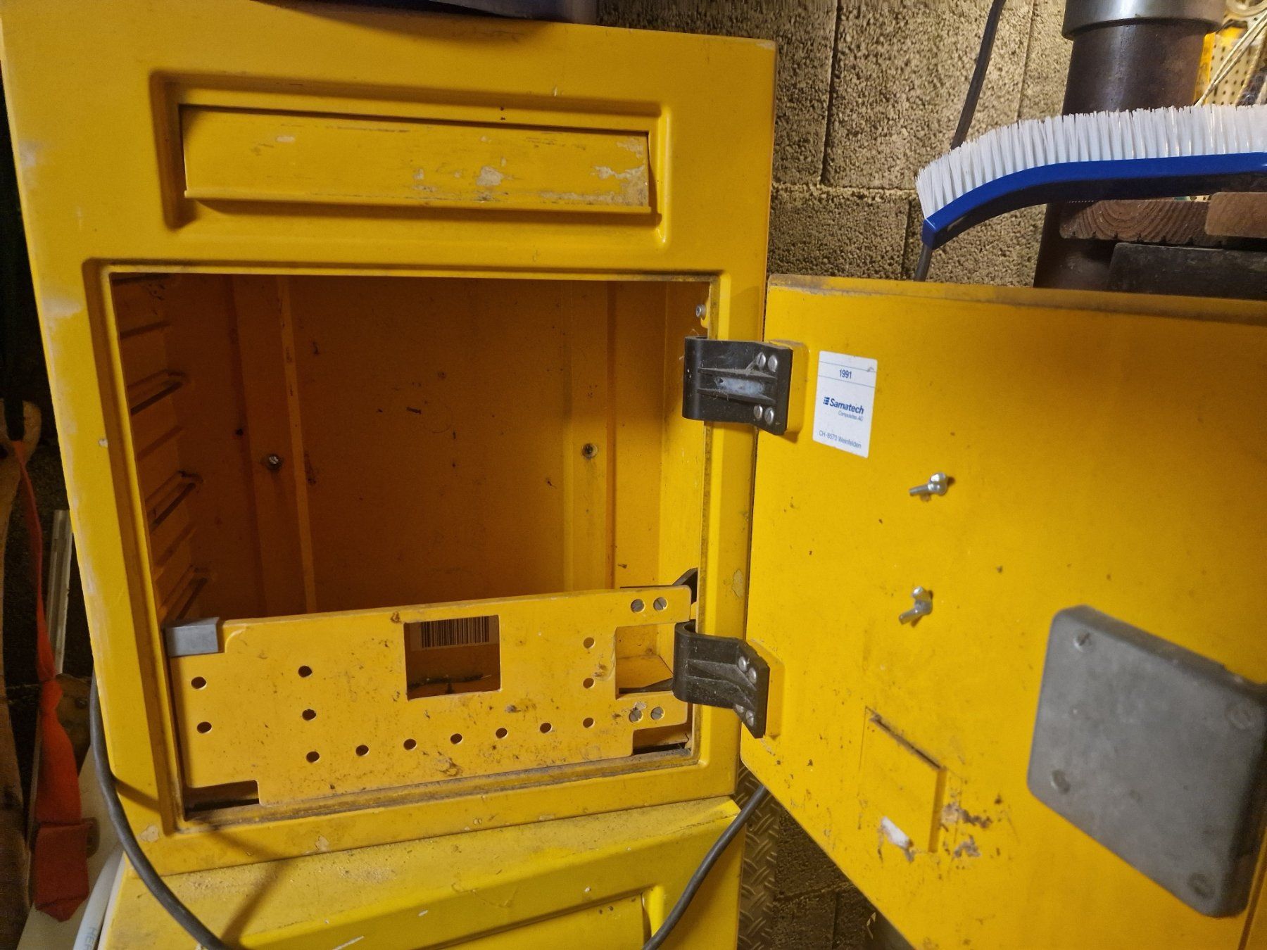 Altro per la casa: Originale Schweizer Post Briefkasten Gelb zu verkaufen – Usato da Haldenstein venduto da Hilly4 1
