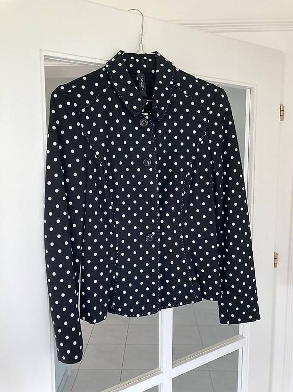 Jacken: Blazer Marc Cain Grösse 34 – Gebraucht aus Oberegg von Modetrend1a 2