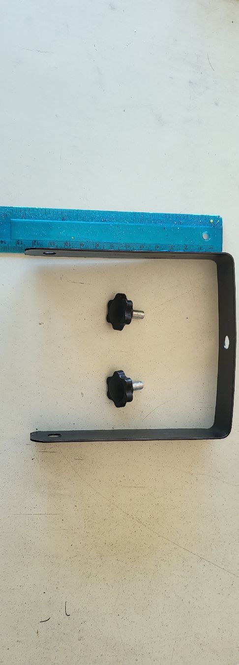 Supporti a parete: Metal Bracket with Screws - sturdy construction – Usato da Geneve venduto da T36 1